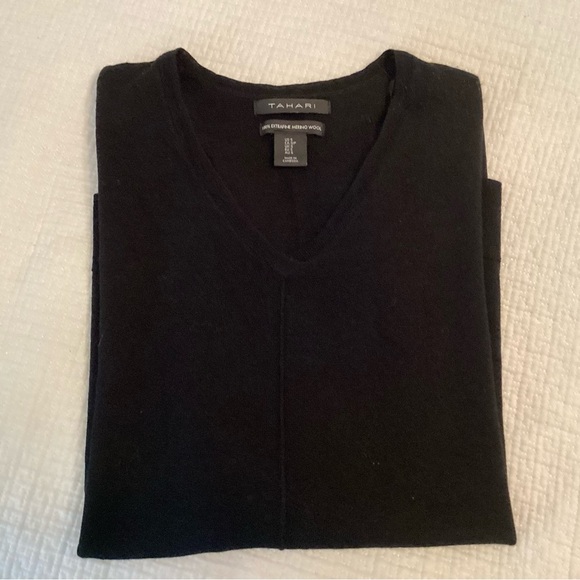 Tahari 100% Fine Merino Wool Sweater, black, Size Small, NWT - Picture 5 of 10